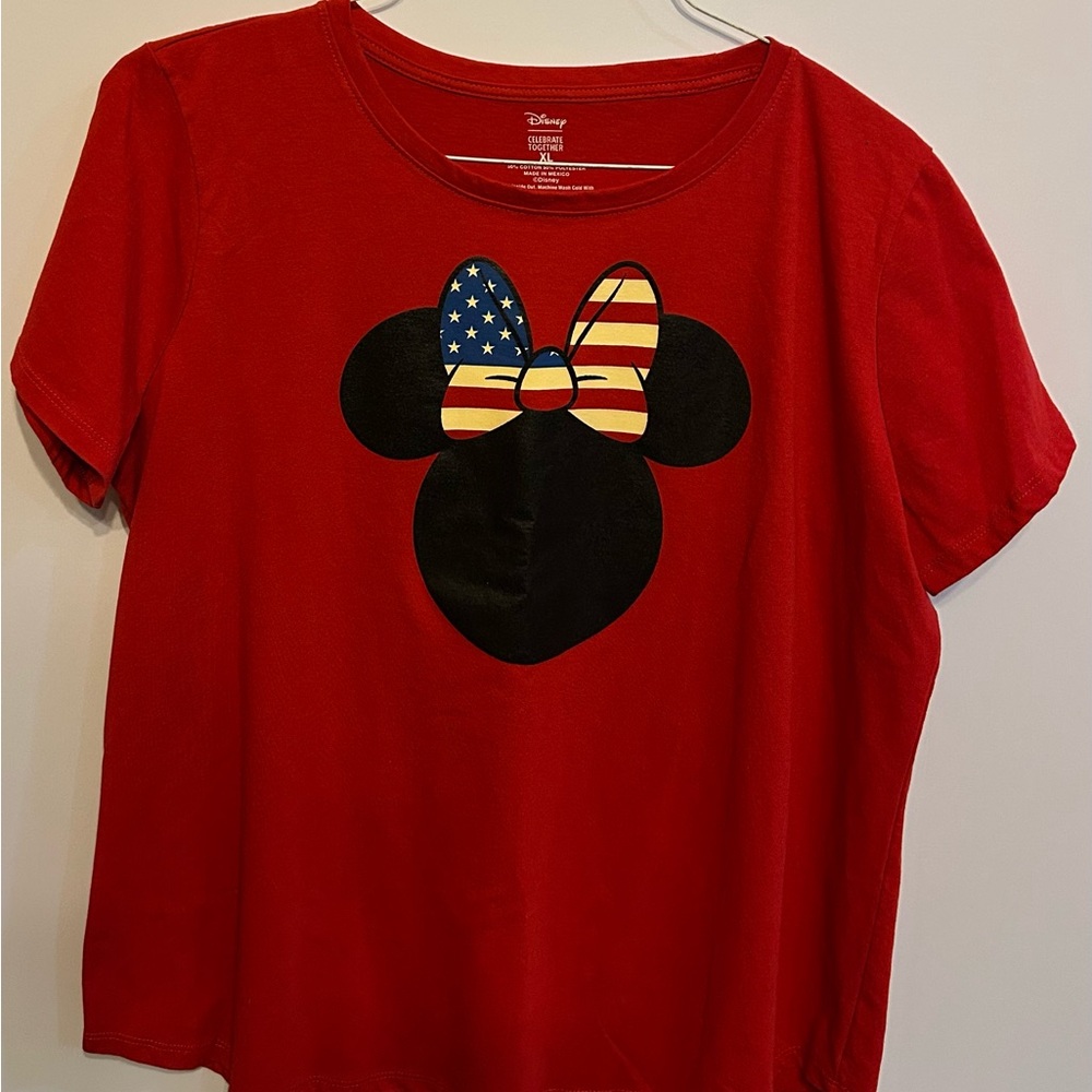 Disney Women’s Size XL Red Minnie Mouse T-Shirt